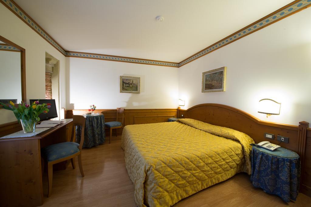 Hotel Locanda Al Pomo D'Oro Cividale del Friuli Pokoj fotografie